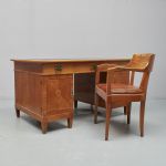 588980 Writing desk